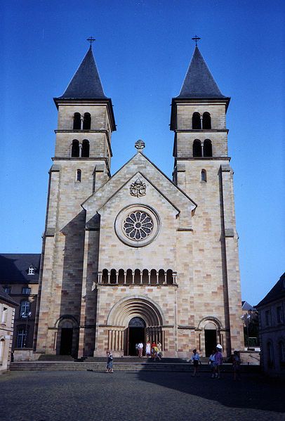 File:Echternach Basilika1.jpg