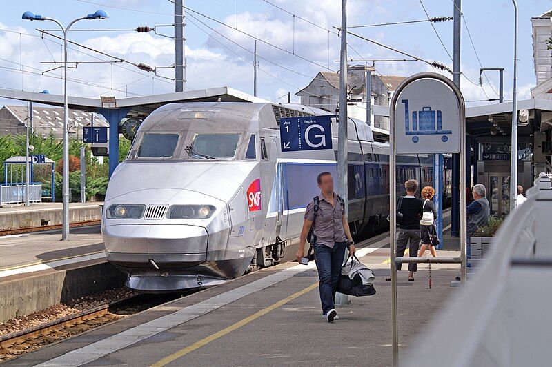 File:Gare-Vannes-TGV-Lorient.jpg