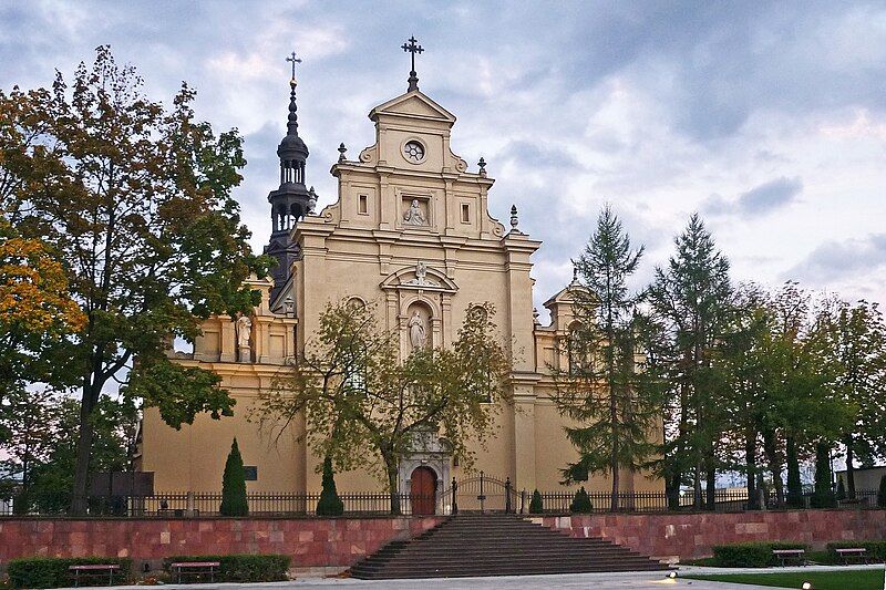 File:Kielce-Kirche-5.jpg