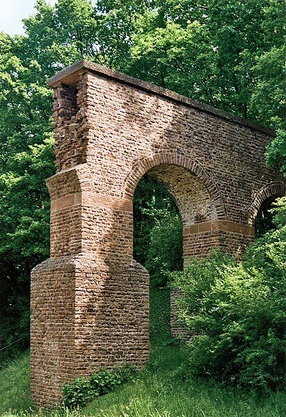 File:Mechernich-Vussem Aquäduktbrücke.jpg