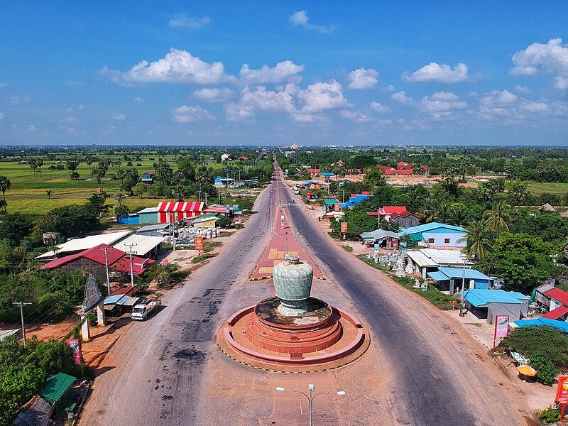 File:Pursat Skyline.jpg