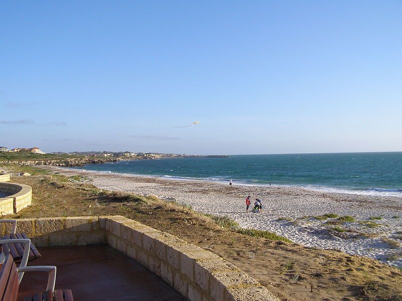 File:Quinns Beach.JPG