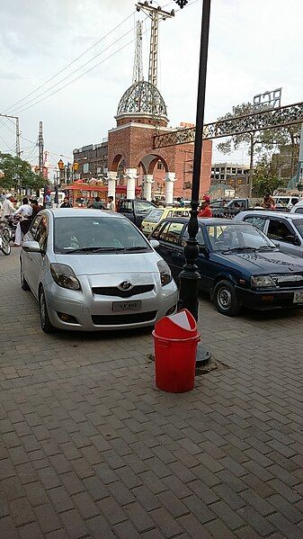 File:Rawalpindi food street.JPG