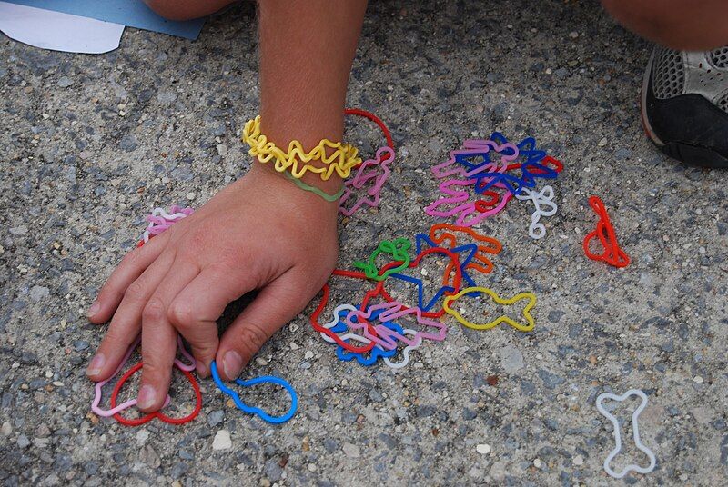 File:Silly Bandz 2009.jpg