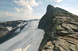 Storsylen, northern ridge. The glacier can be seen to the left.