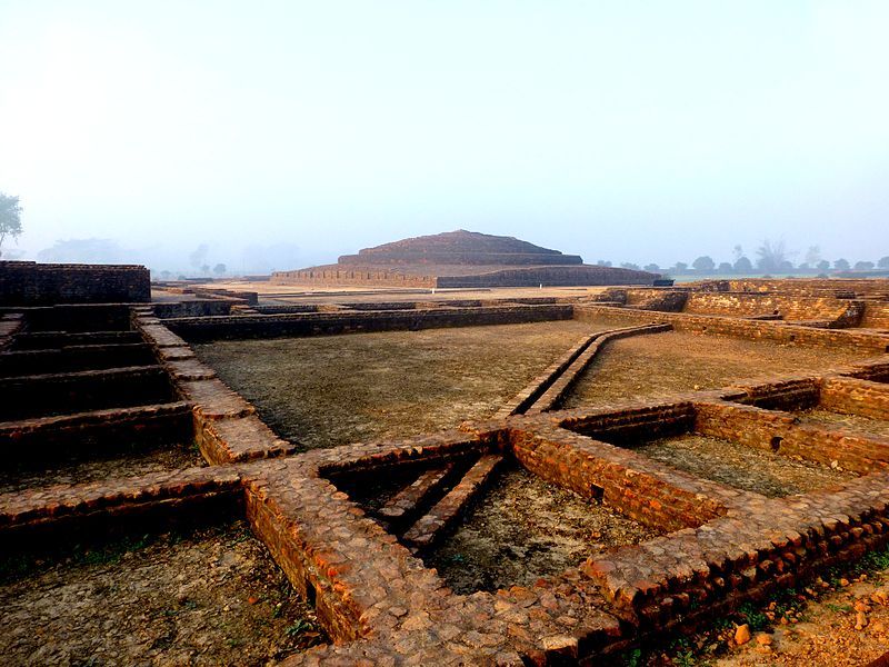 File:Stupas-Original-00021.jpg