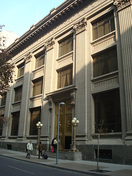 File:BancoCentralChile.JPG