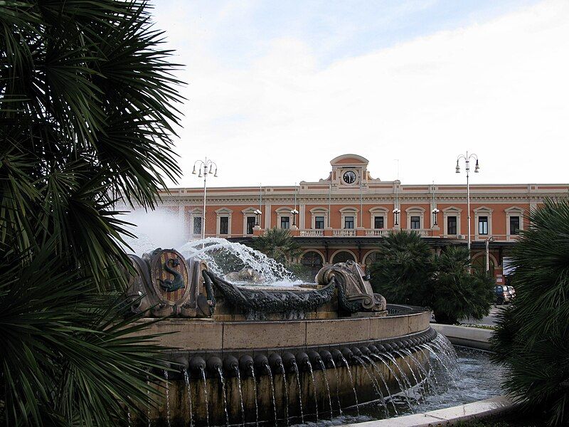 File:Bari Central Station.jpg