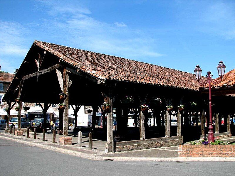 File:Chatillon Halles Exterieur.jpg