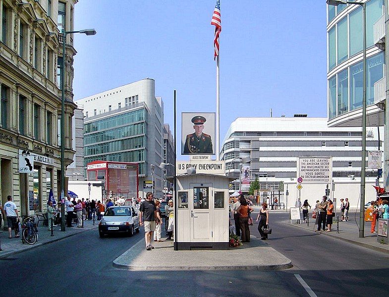 File:Checkpoint Charlie Berlin.jpg