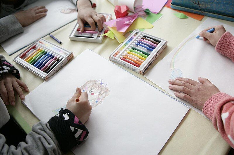 File:Children Art Therapy.jpg