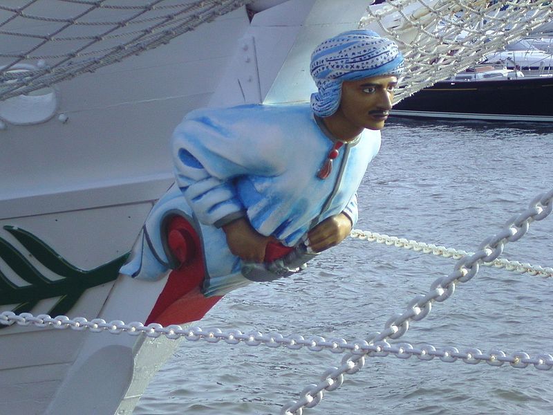 File:Figurehead Shabab Oman.jpg