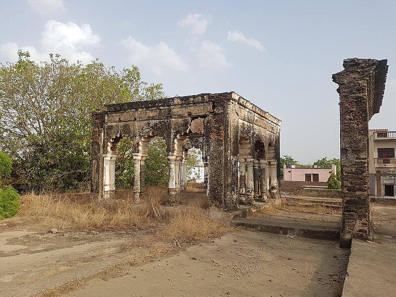 File:Gokulgarh Fort.jpg