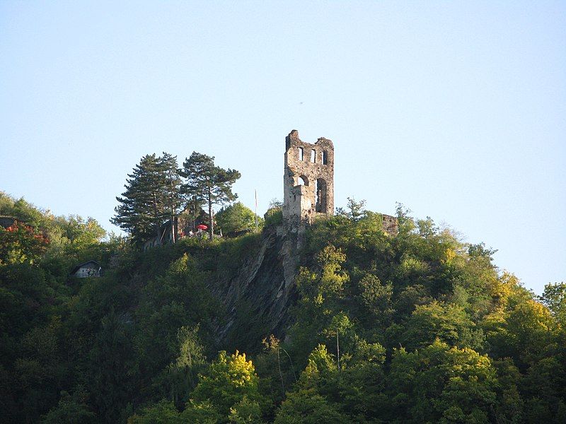 File:Grevenburg in Traben-Trarbach.jpg