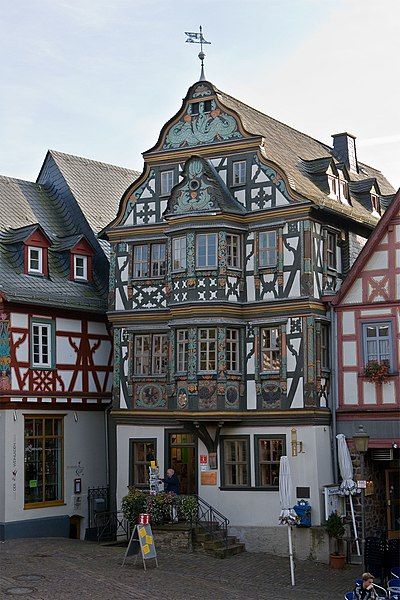 File:Idstein Killingerhaus-Fassade.jpg