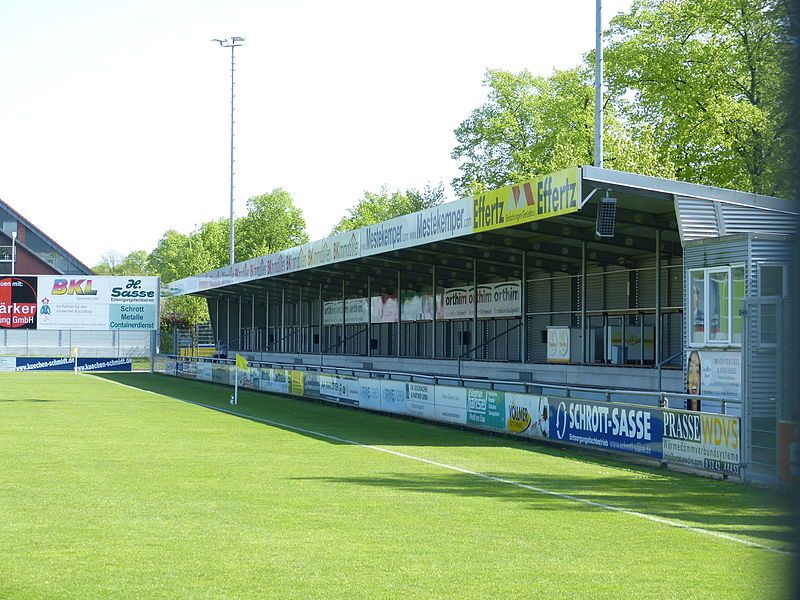 File:Jahnstadion wiedenbruck03.JPG