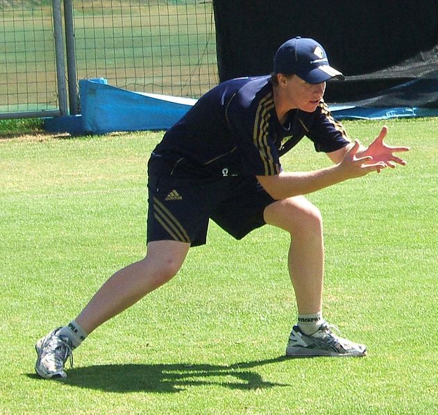 File:Jess Cameron catching.jpg