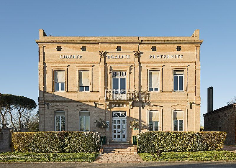 File:Mairie de Gratentour.jpg