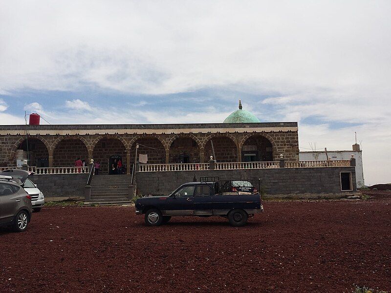 File:Maqam Al-masih.jpg