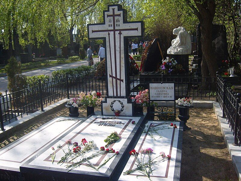 File:Mstislav Rostropovich grave.jpg