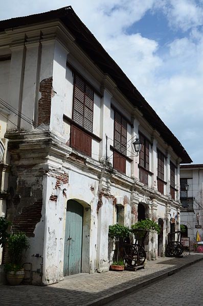 File:Old Houses.JPG