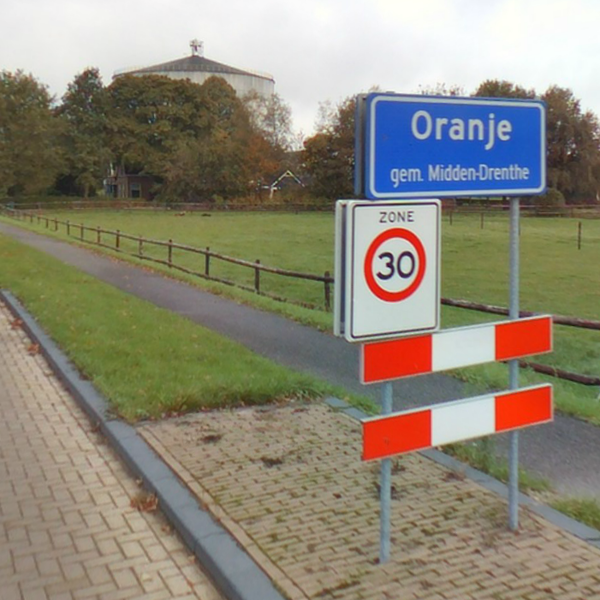 File:Oranje kombord.png