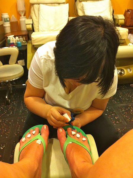 File:Pedicure NYC.jpg