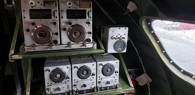 File:SCR-274N Command Radio.jpg