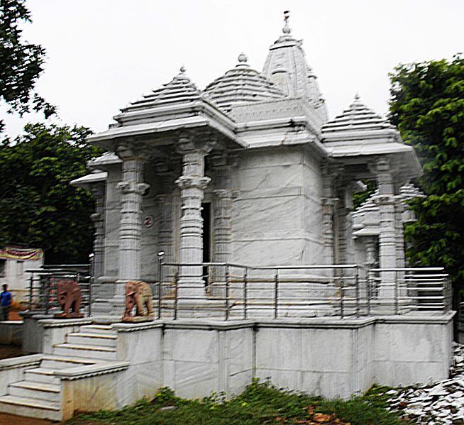 File:Sambhabnath Temple, Madhuban.jpg