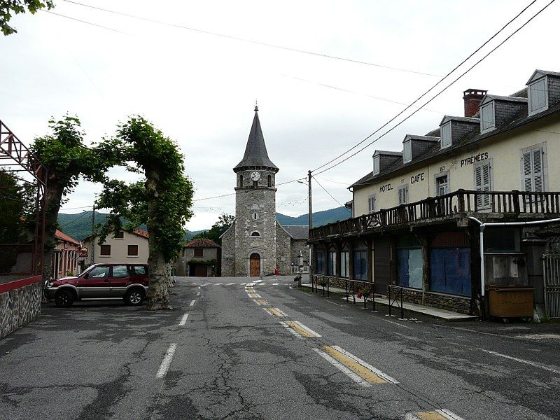 File:Siradan village.jpg