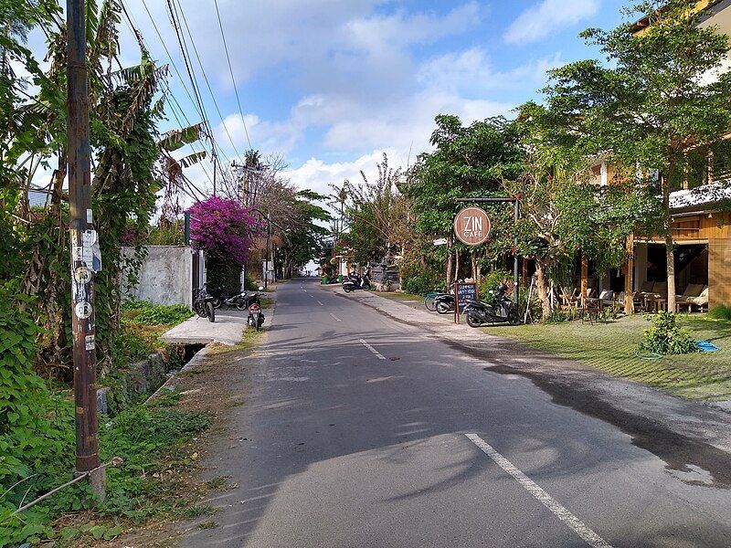 File:Street in Canggu.jpg