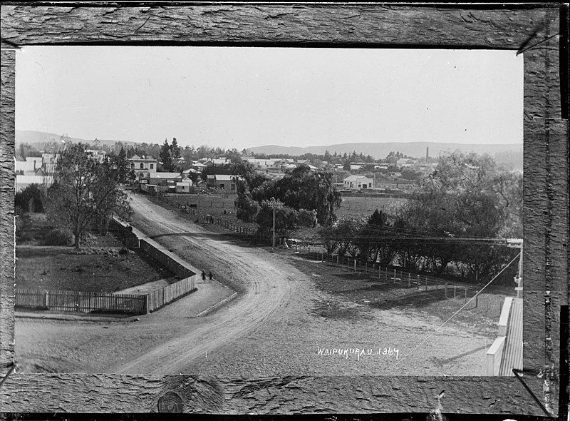 File:Waipukurau township (21690342175).jpg