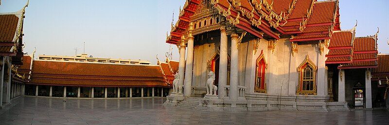 File:Wat Benchamabophit Pano.jpg