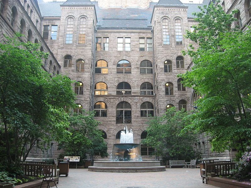 File:AlleghenyCountyCourthouseCourtyard.jpg