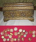 Reliquary with relics from St. James, St. Matthew, St. Philip, St. Simon, St. Thomas, St. Stephen and other saints