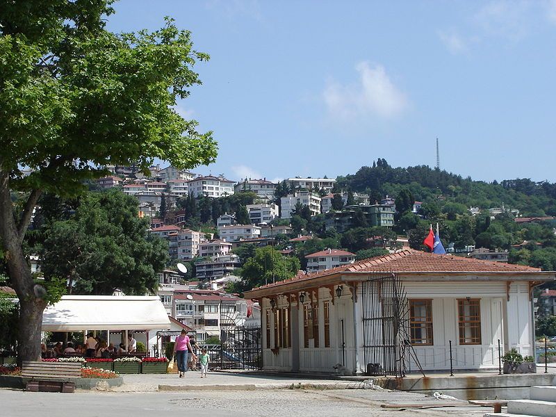 File:Bebek Park Cafe.jpg