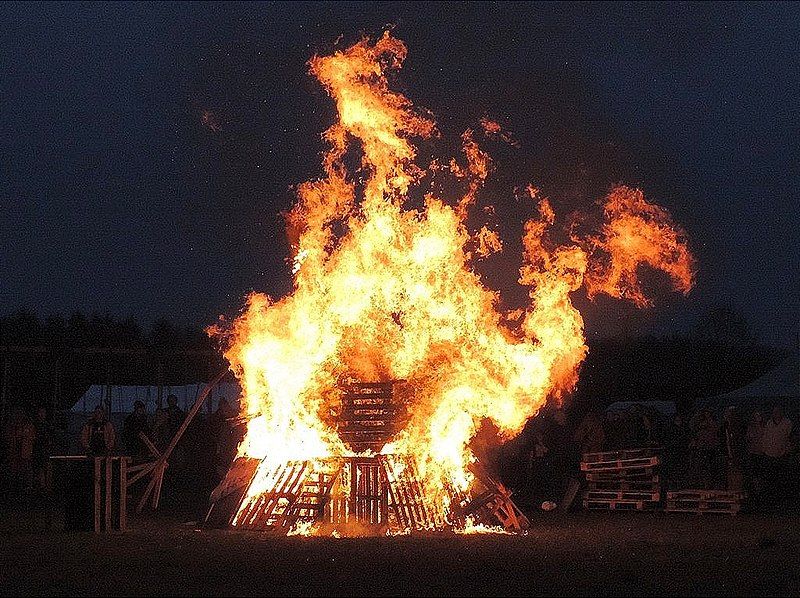 File:Beltane Fire Dragon.jpg