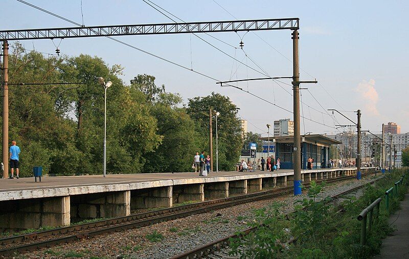 File:Bolshevo platform.jpg