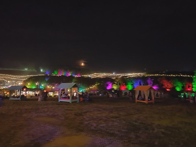 File:Boomtown-2019-hippiehighway-night.jpg