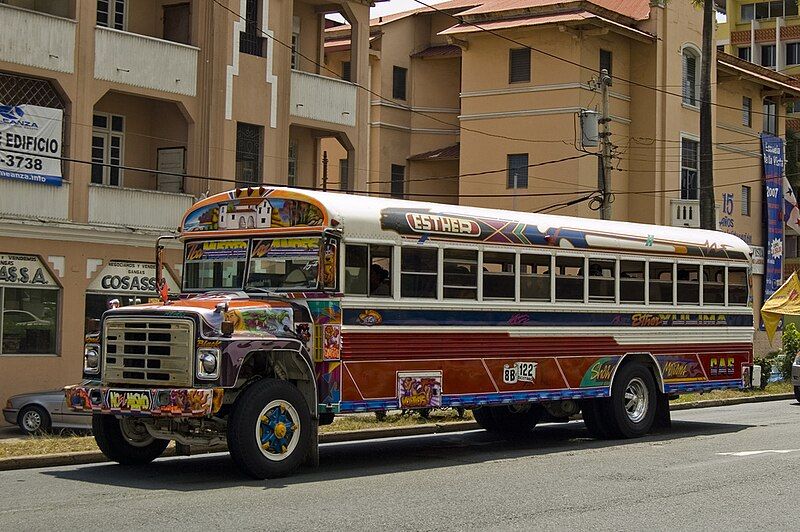 File:Bus de Panama.jpg