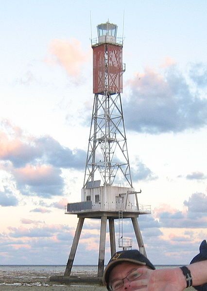 File:Creal Reef Lighthouse.jpg