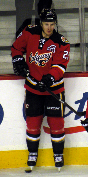 File:Curtis Glencross 131101.png