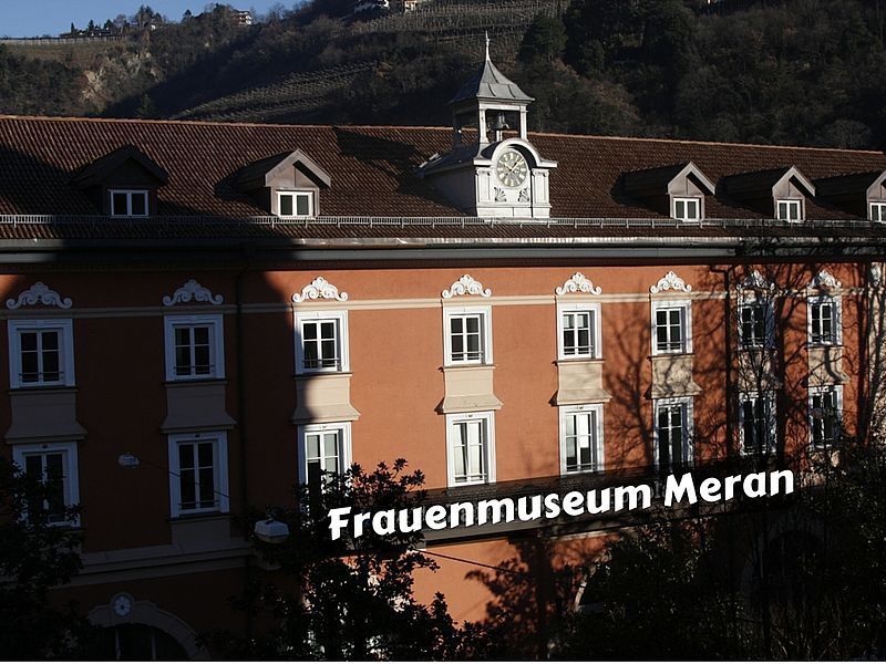 File:Frauenmuseum Meran.jpg