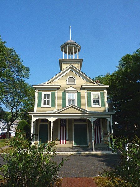 File:Heitz Place Courthouse.JPG