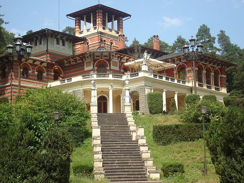 File:Likani Palace.JPG