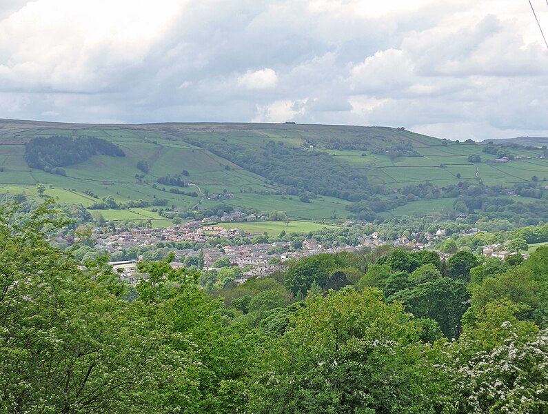 File:Mytholmroyd (26951020410).jpg