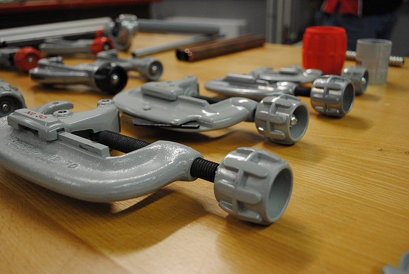 File:Ridgid tubing cutters.jpg