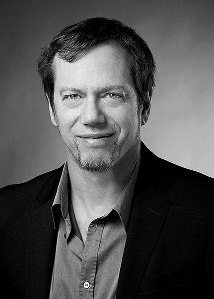 File:Robert Greene B&W.jpg