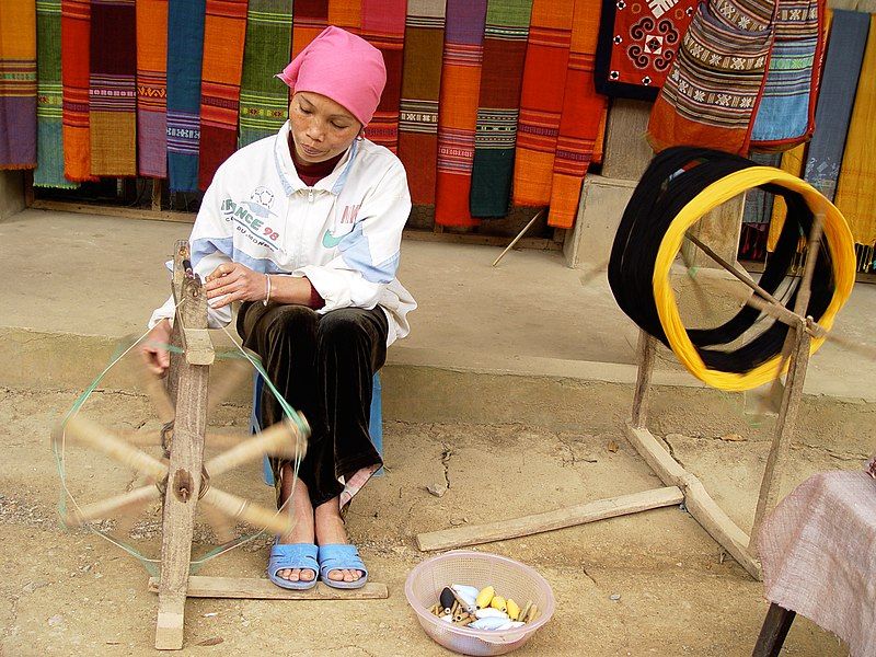 File:Traditional-craft,-Mai-Chau,-Vietnam.jpg