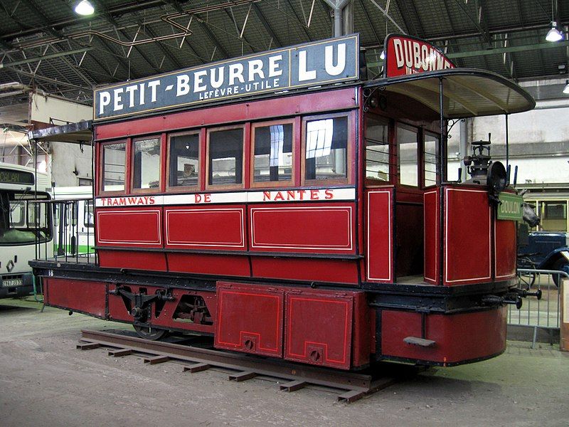 File:Tram Nantes AMTUIR.jpg